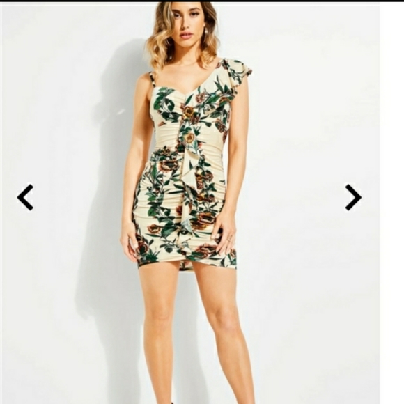 Dresses & Skirts - Ruffle Floral Guess Dress